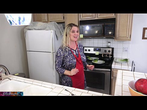 ❤️ Stepmom milking anjeunna di dapur saméméh tanggal na ❤❌ porno super dina pornosu.pornochaturbate.ru